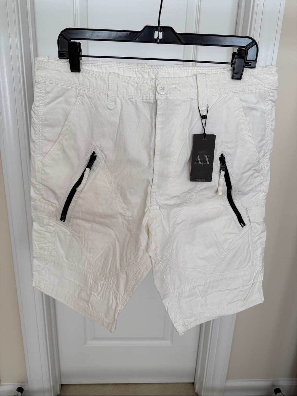 BRAND NEW Armani Exchange White Men's Cargo Zip Pocket Shorts